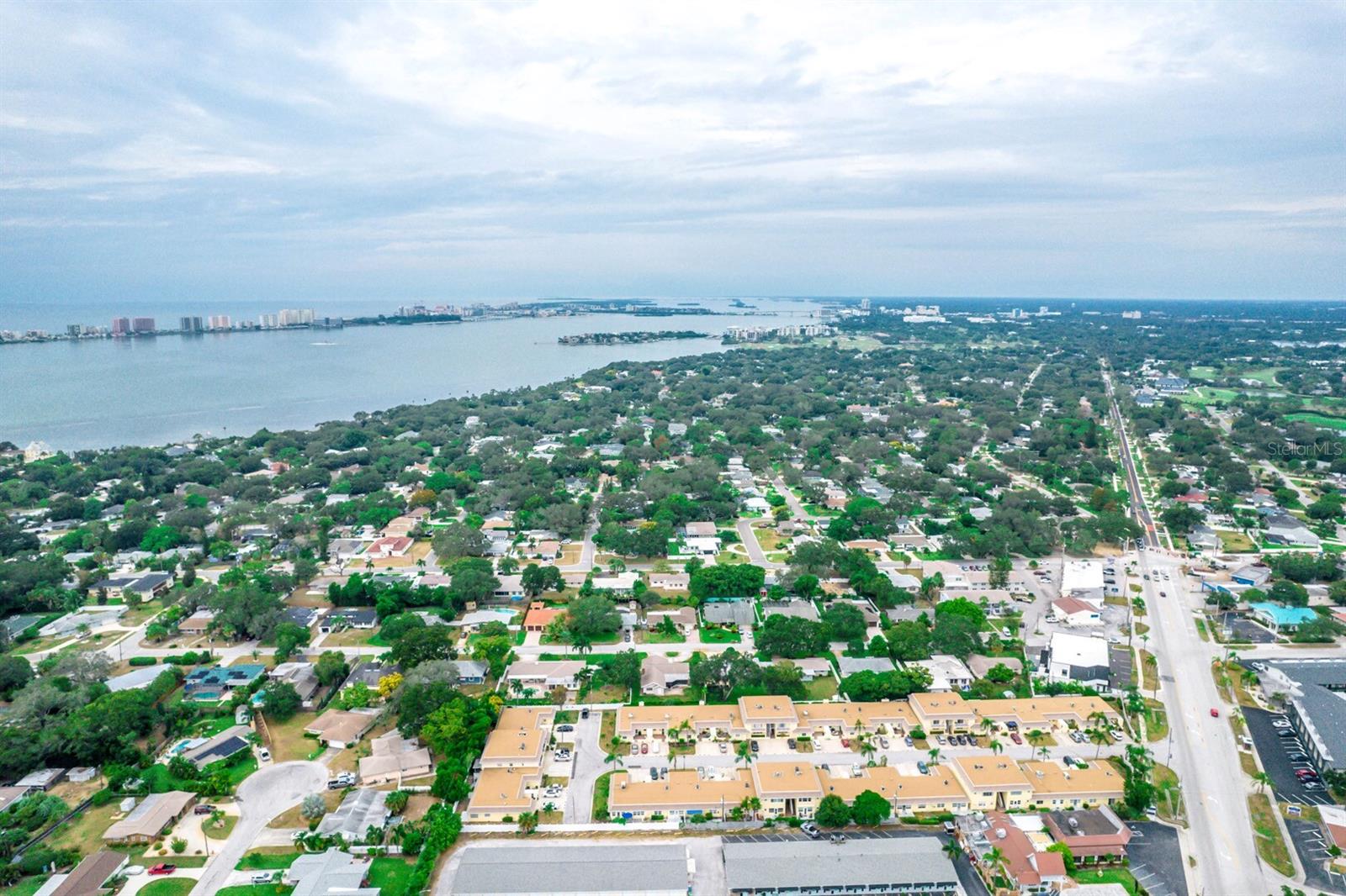 Listing photo id 32 for 400 Indian Rocks Road N
