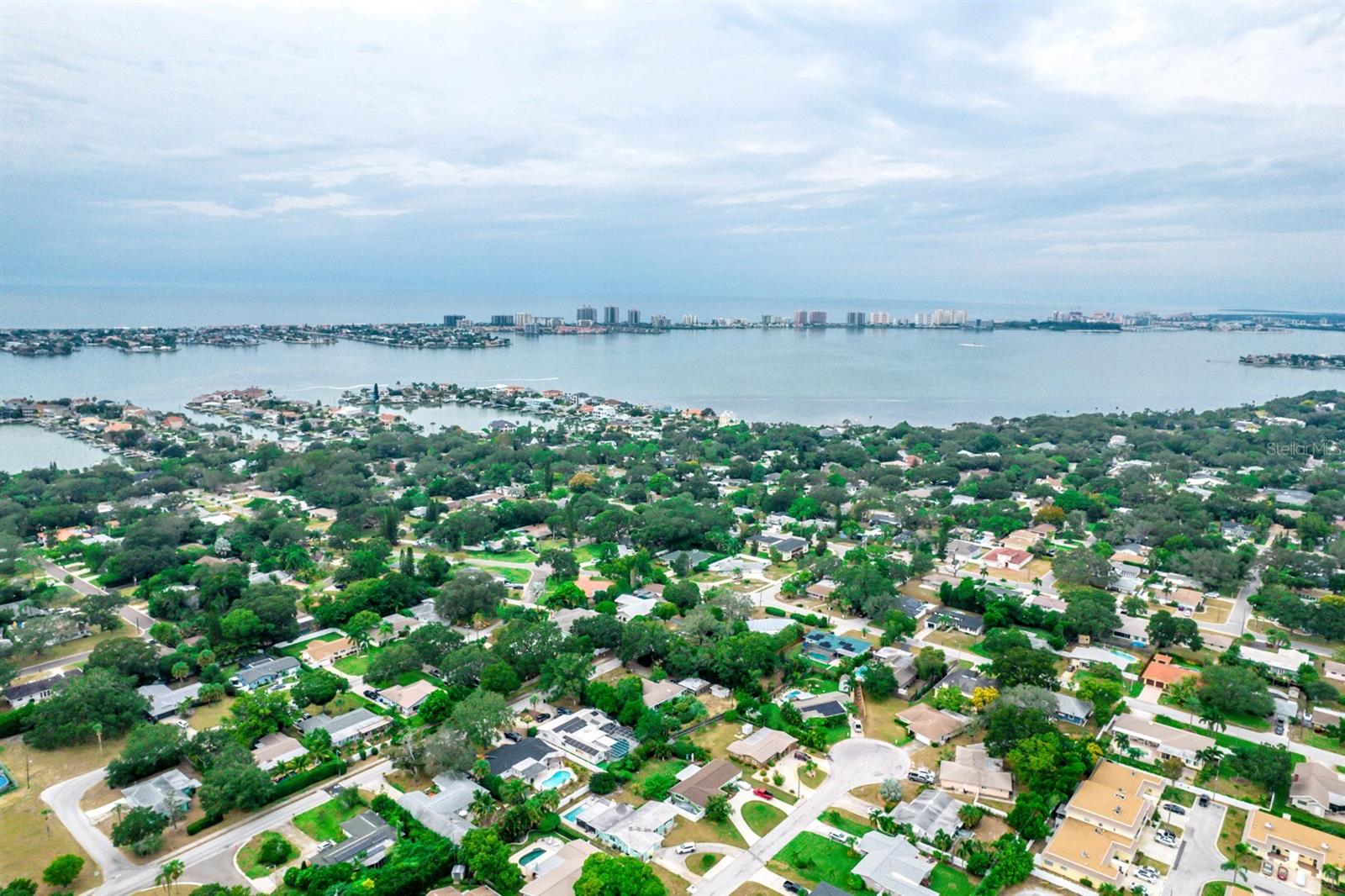 Listing photo id 33 for 400 Indian Rocks Road N