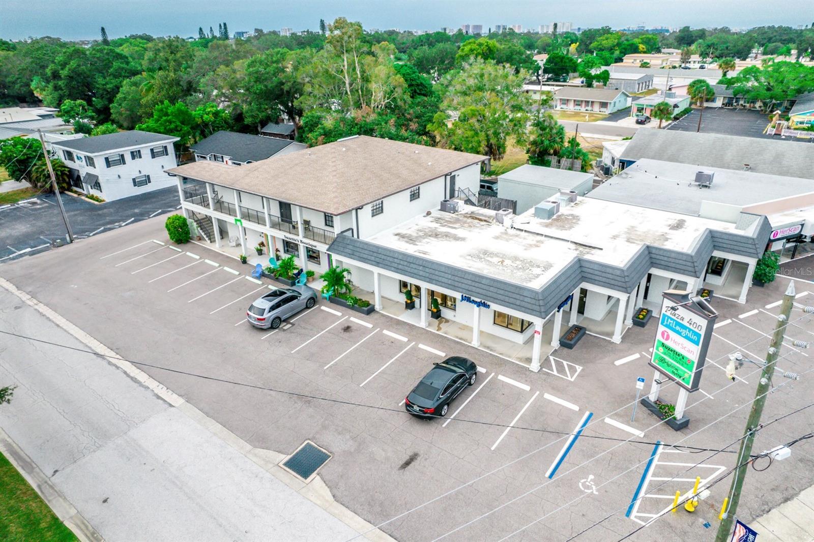 Listing photo id 3 for 400 Indian Rocks Road N