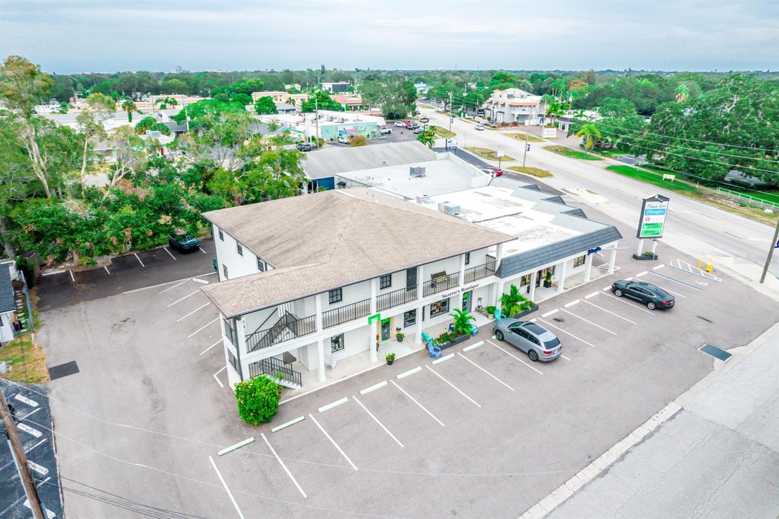Listing photo id 6 for 400 Indian Rocks Road N