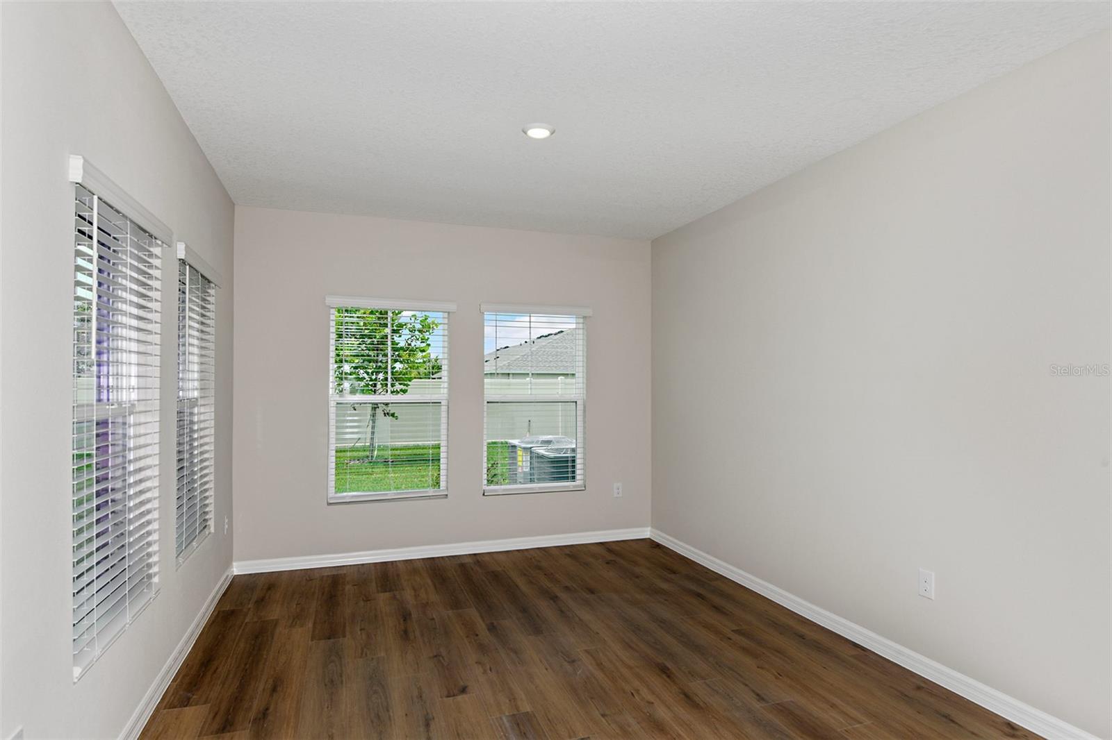 Image 10 of 32 For 1221 Tidal Street