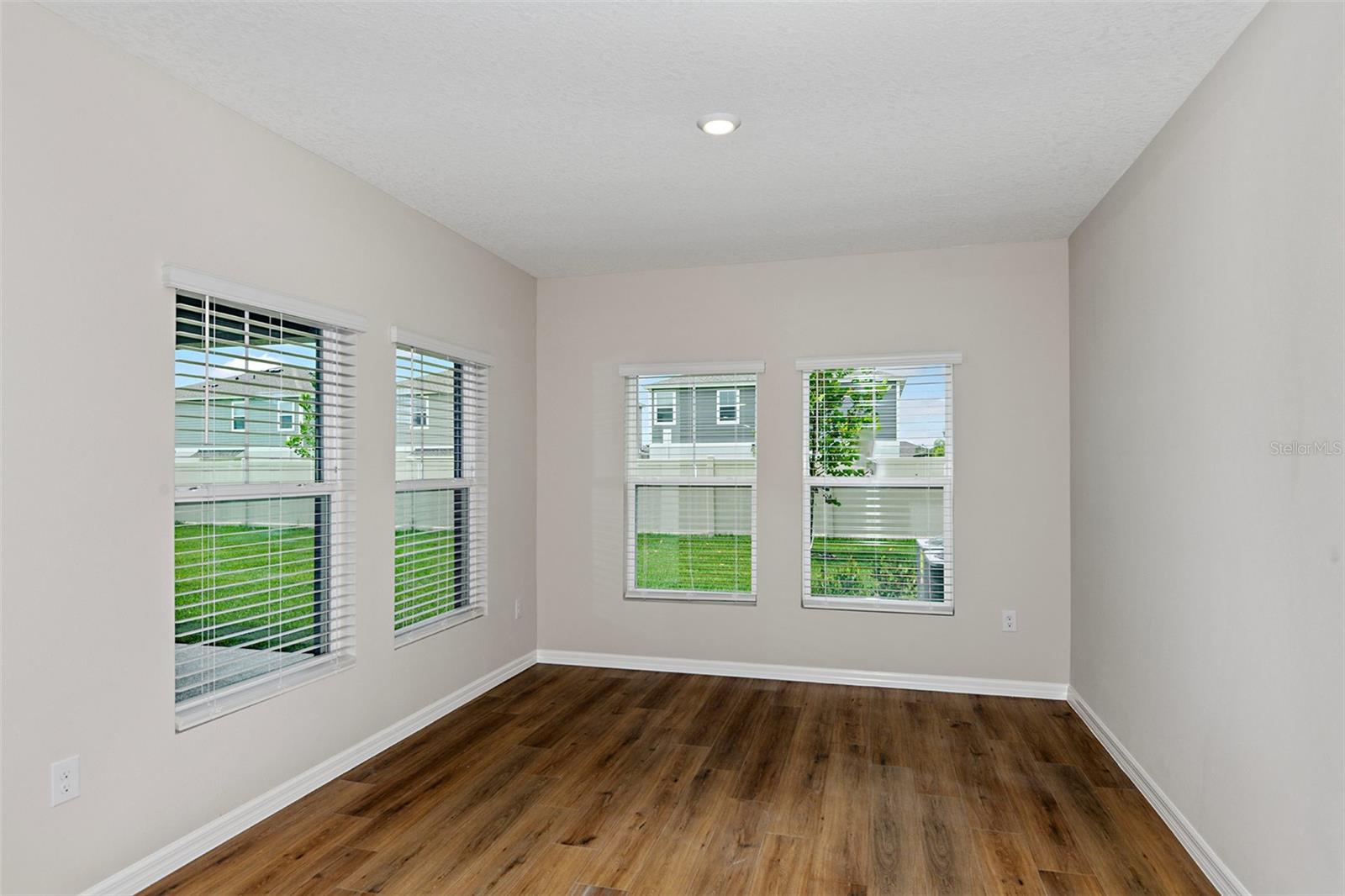 Image 11 of 32 For 1221 Tidal Street
