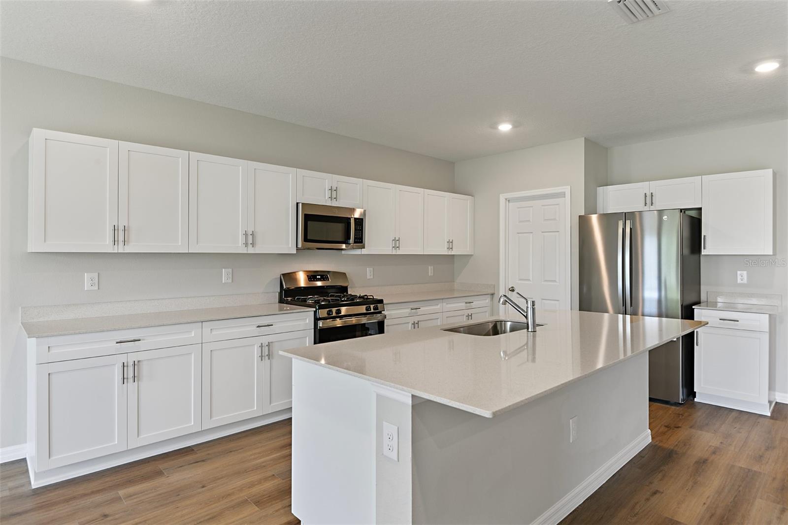 Image 2 of 32 For 1221 Tidal Street