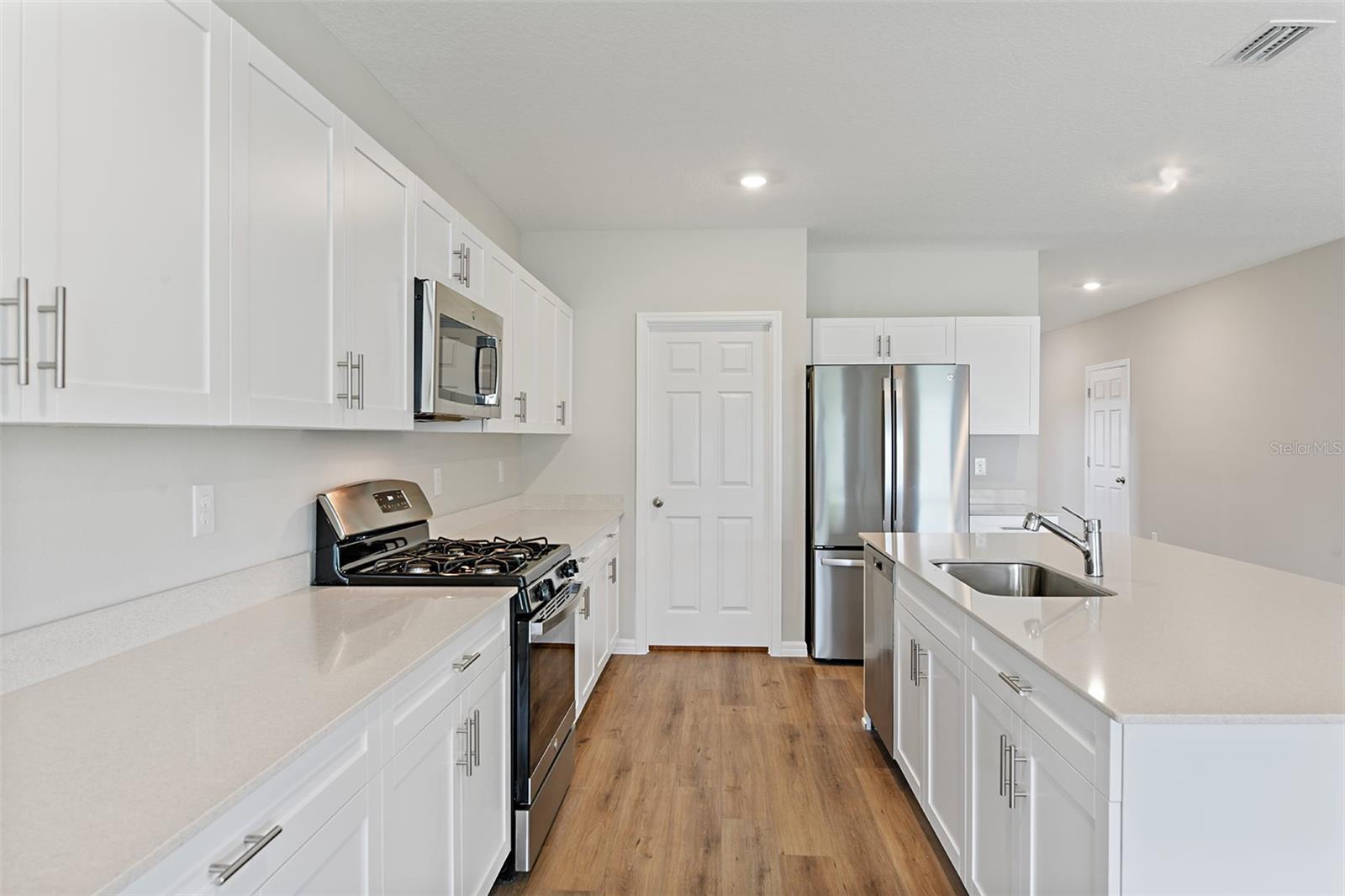 Image 3 of 32 For 1221 Tidal Street