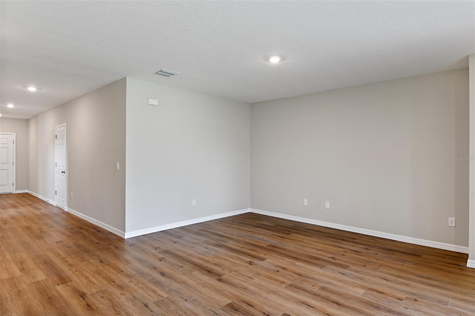 Image 4 of 32 For 1221 Tidal Street