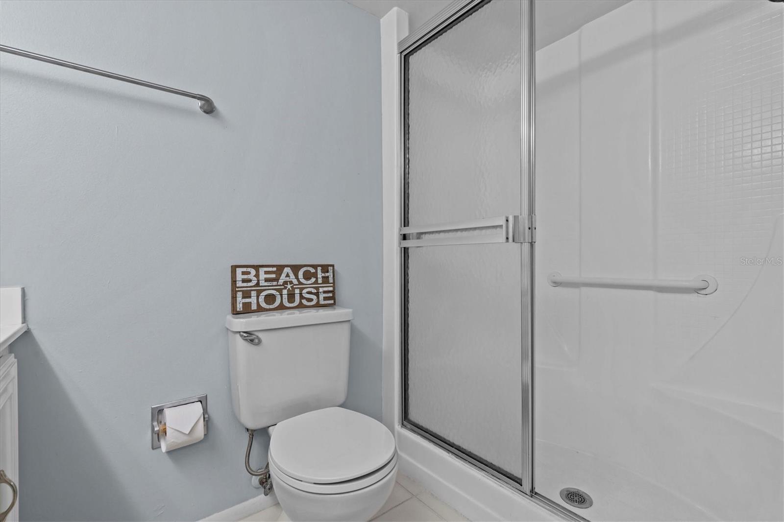 Image 45 of 71 For 105 Island Way 126