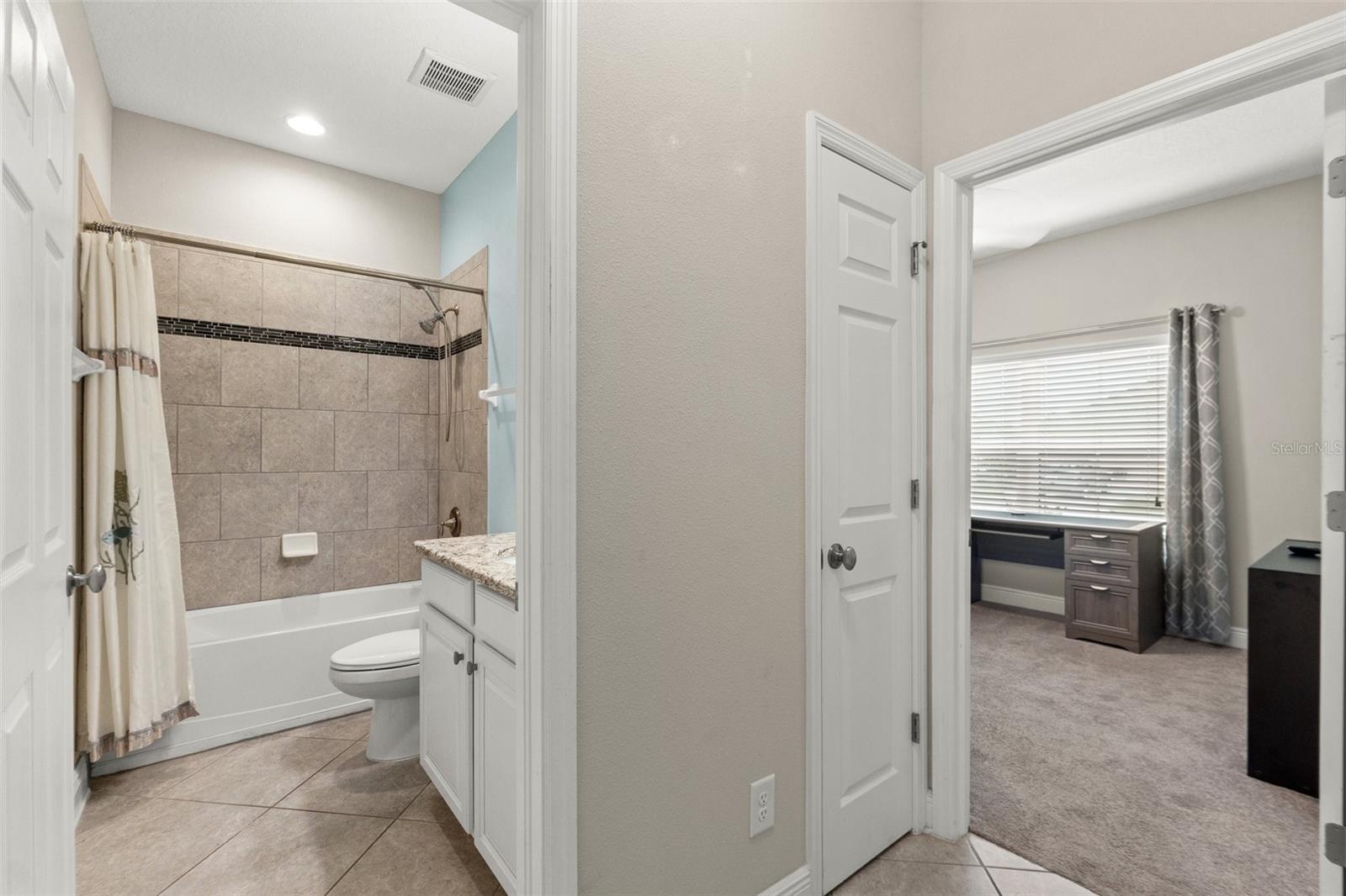 Image 26 of 49 For 18620 Rococo Road