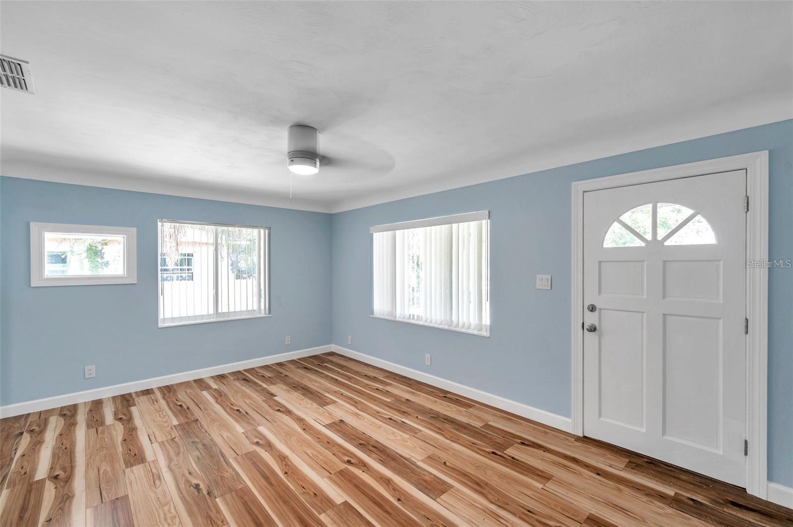 Image 7 of 61 For 1225 26th Street N