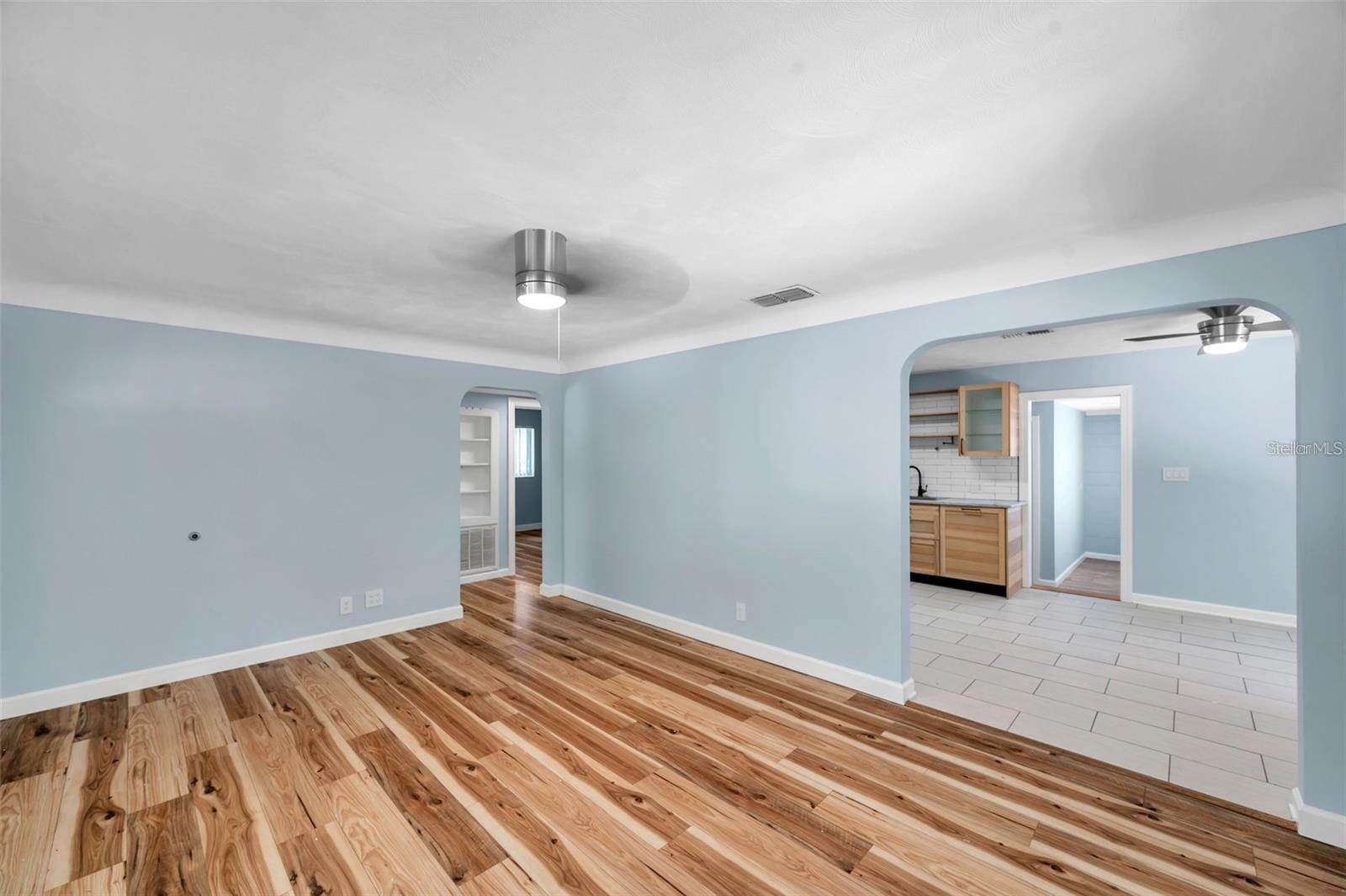 Image 8 of 61 For 1225 26th Street N