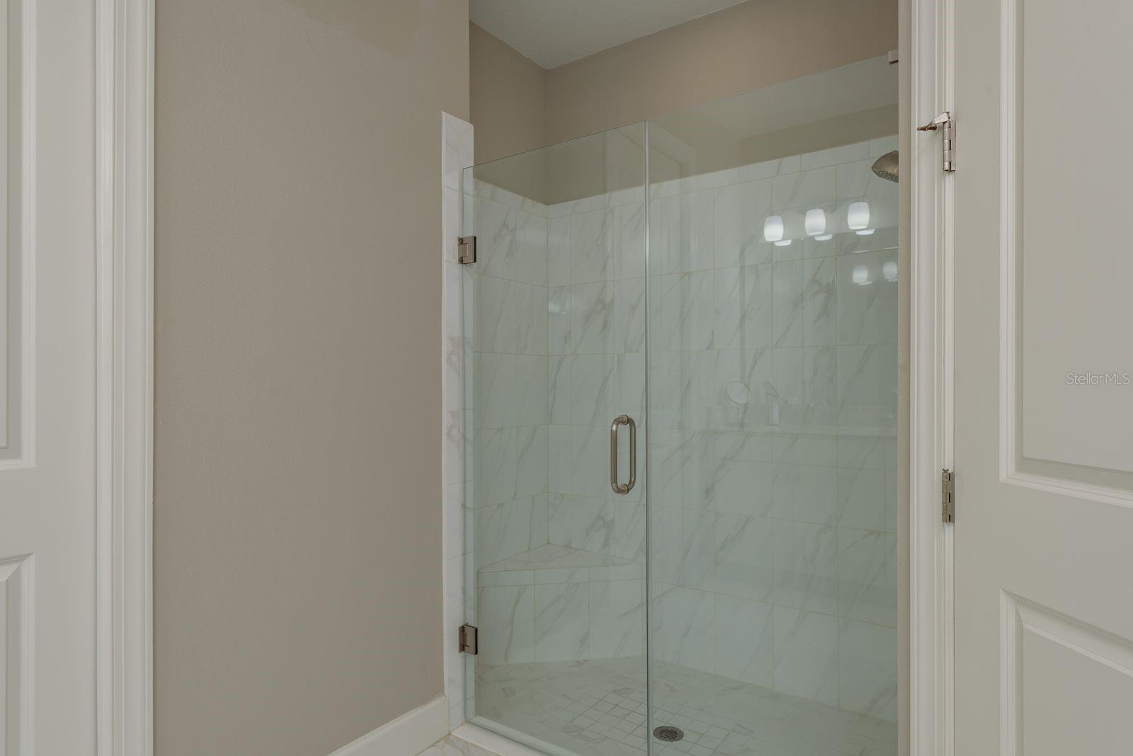 Listing photo id 16 for 11551 Callisia Drive