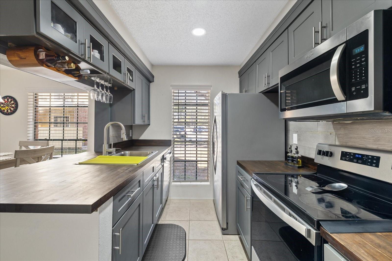 Image 21 of 42 For 8724 Mallard Reserve Drive 101
