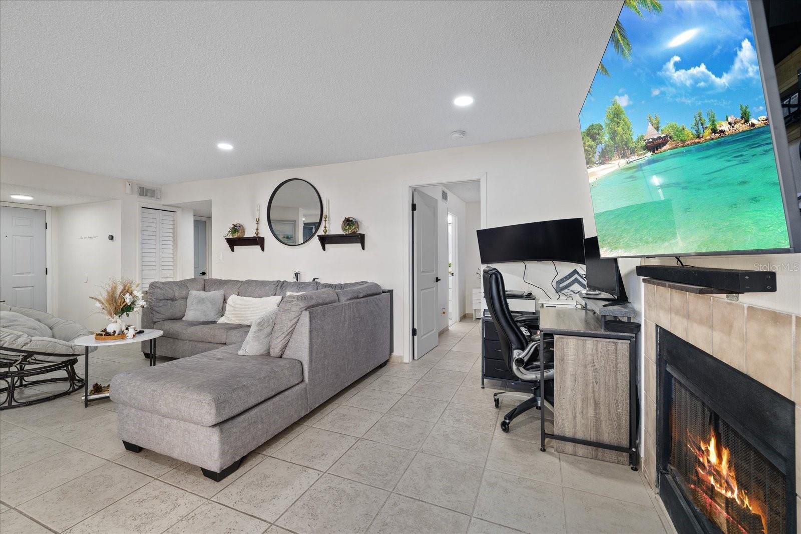 Image 26 of 42 For 8724 Mallard Reserve Drive 101