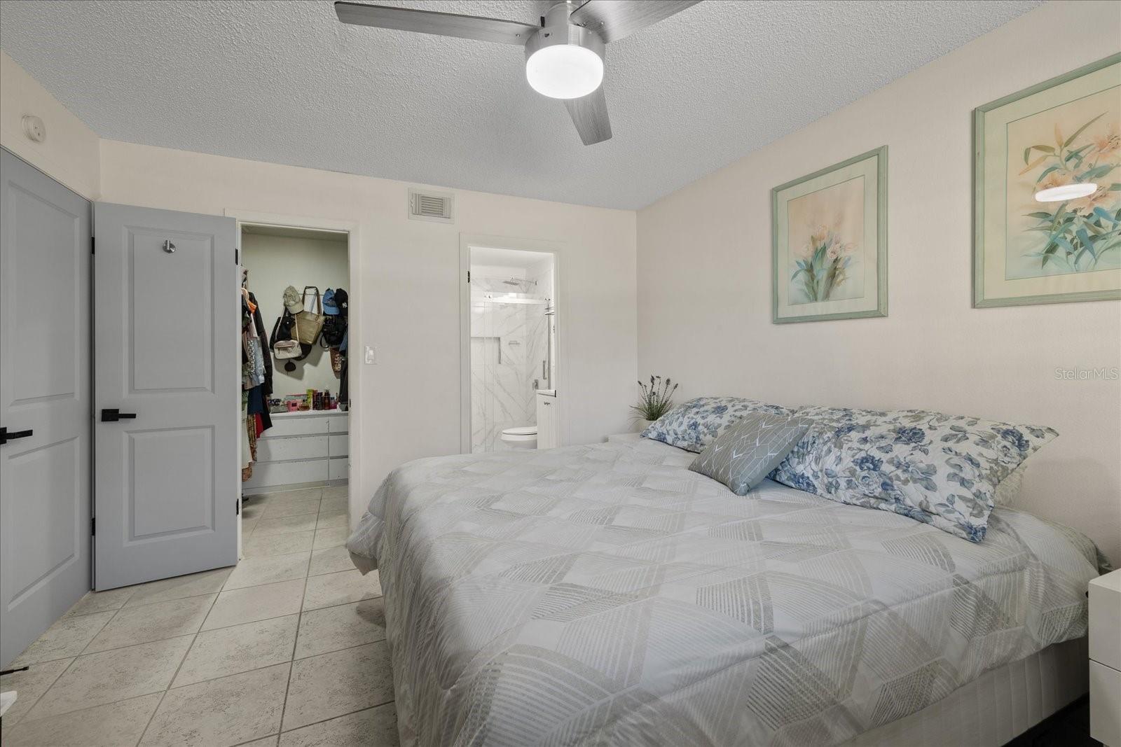 Image 29 of 42 For 8724 Mallard Reserve Drive 101