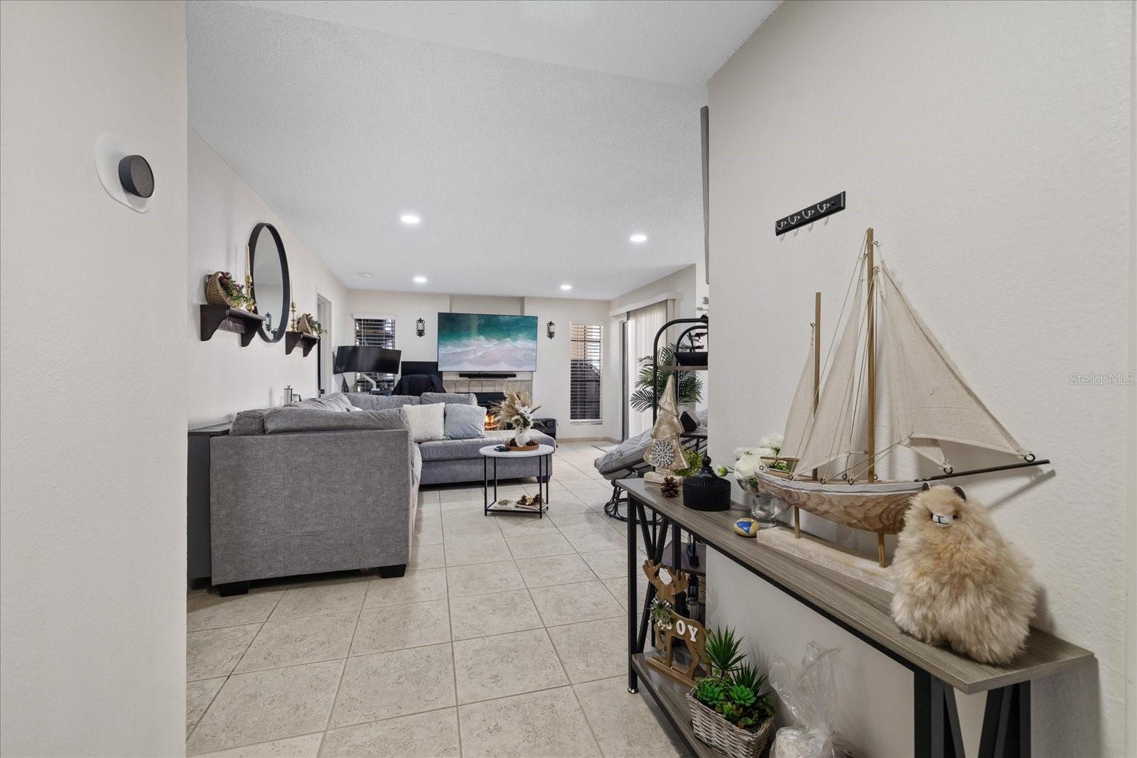 Image 8 of 42 For 8724 Mallard Reserve Drive 101