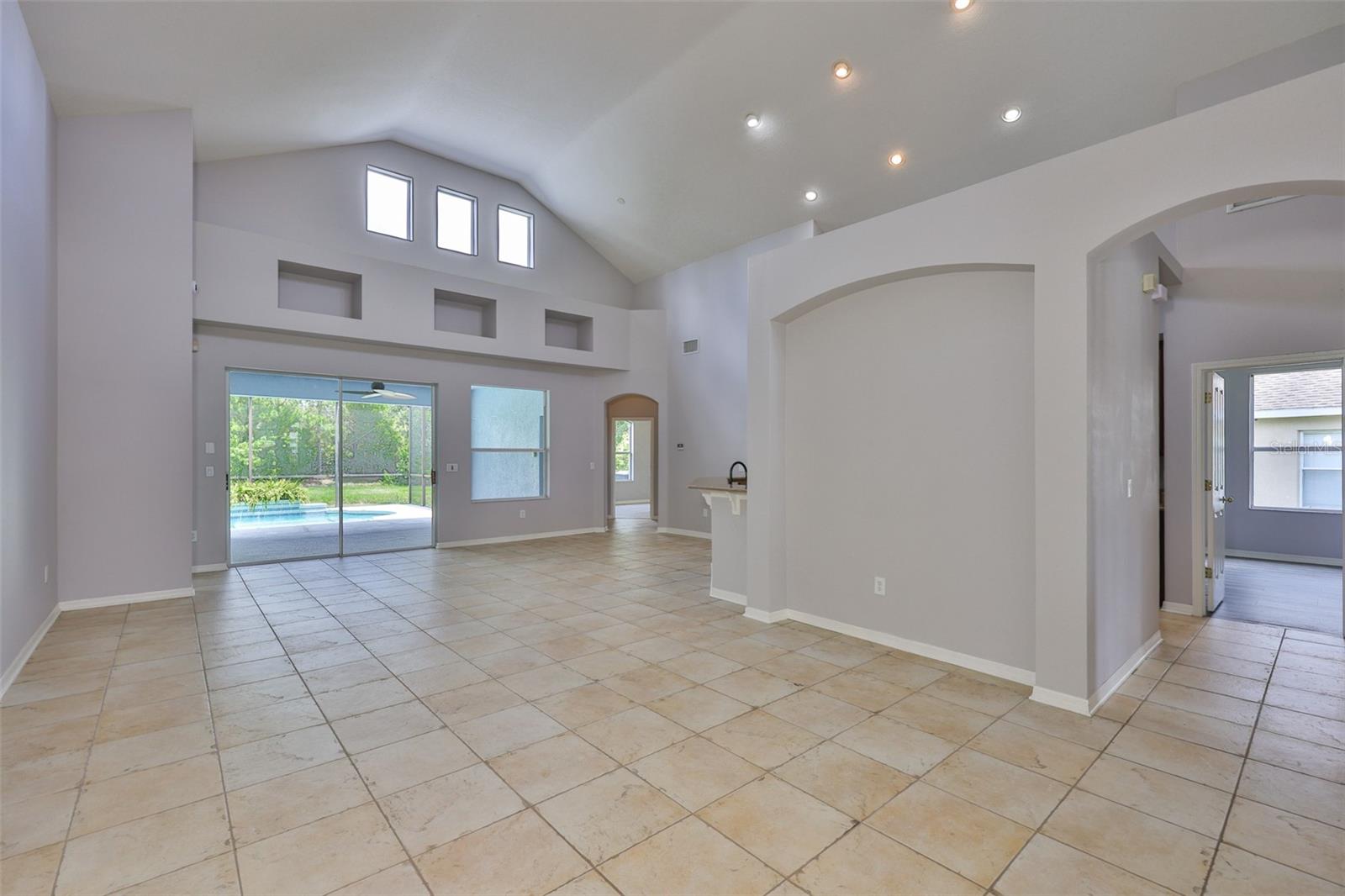 Listing photo id 9 for 7114 Cromwell Park Lane