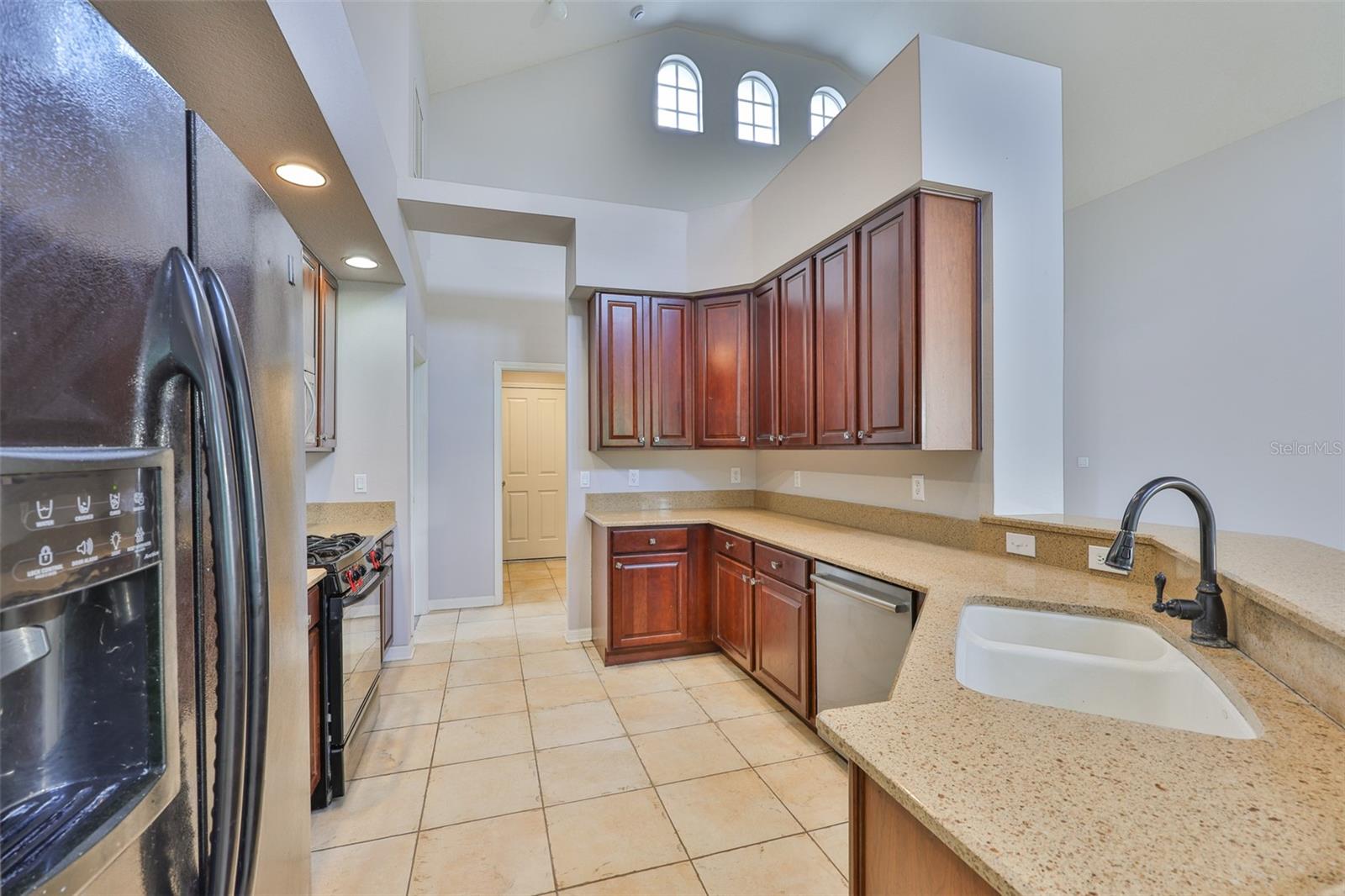Listing photo id 16 for 7114 Cromwell Park Lane
