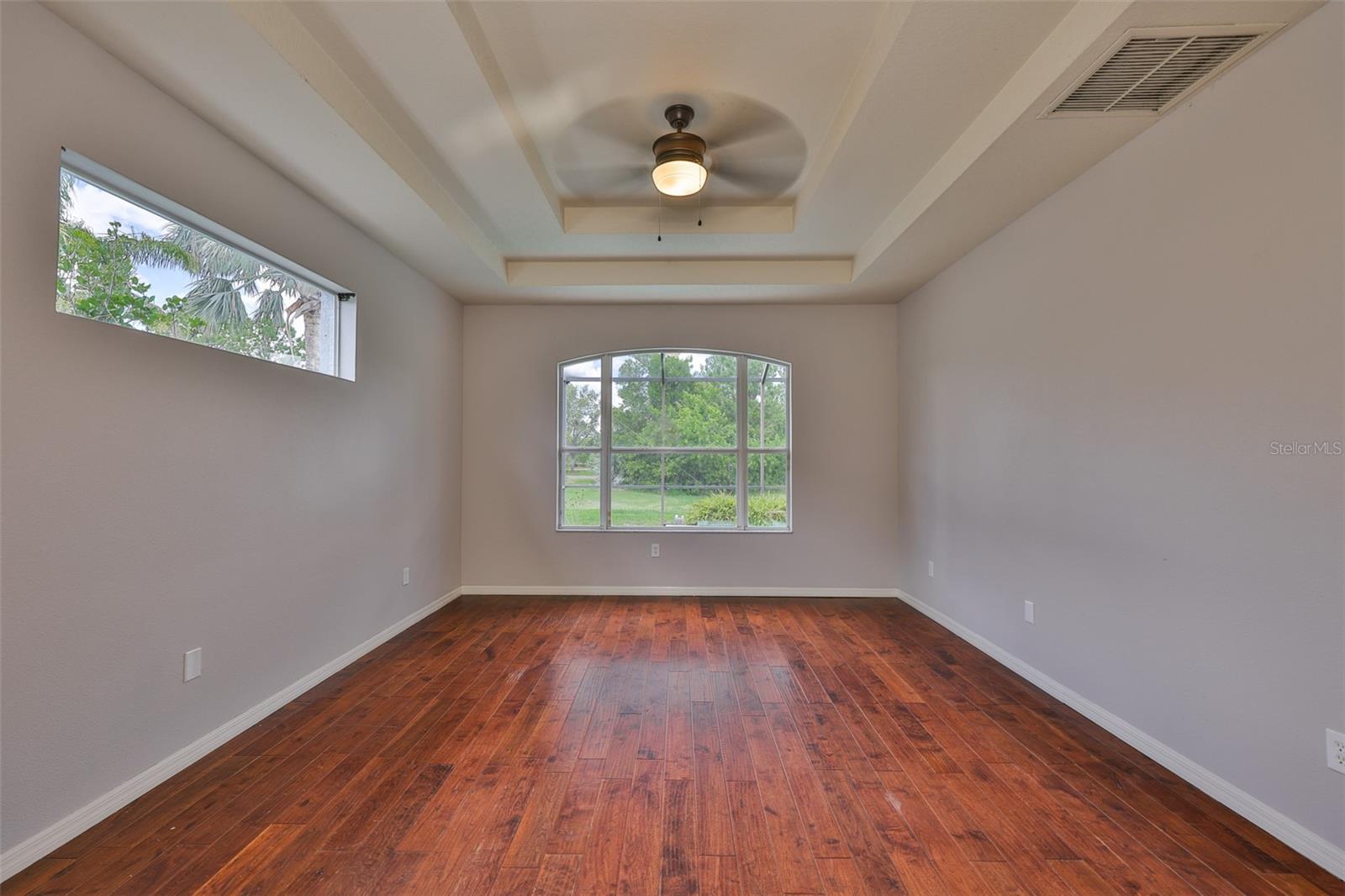 Listing photo id 17 for 7114 Cromwell Park Lane