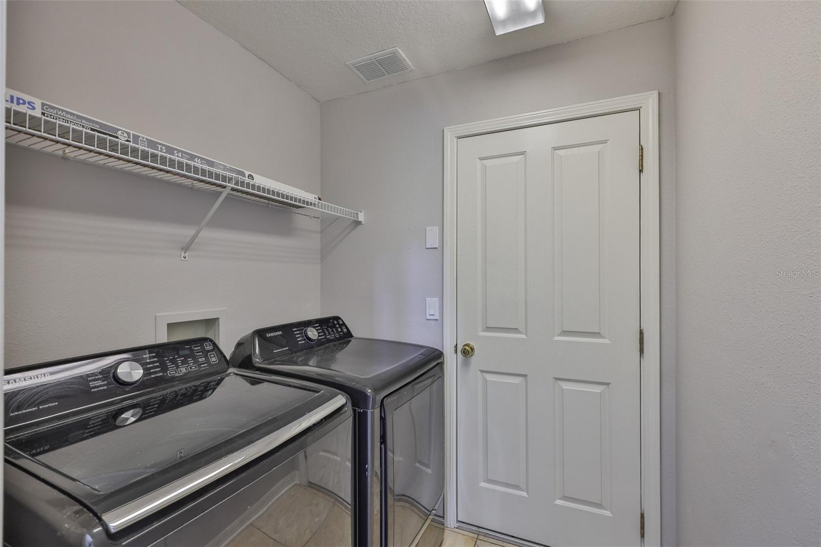 Listing photo id 28 for 7114 Cromwell Park Lane