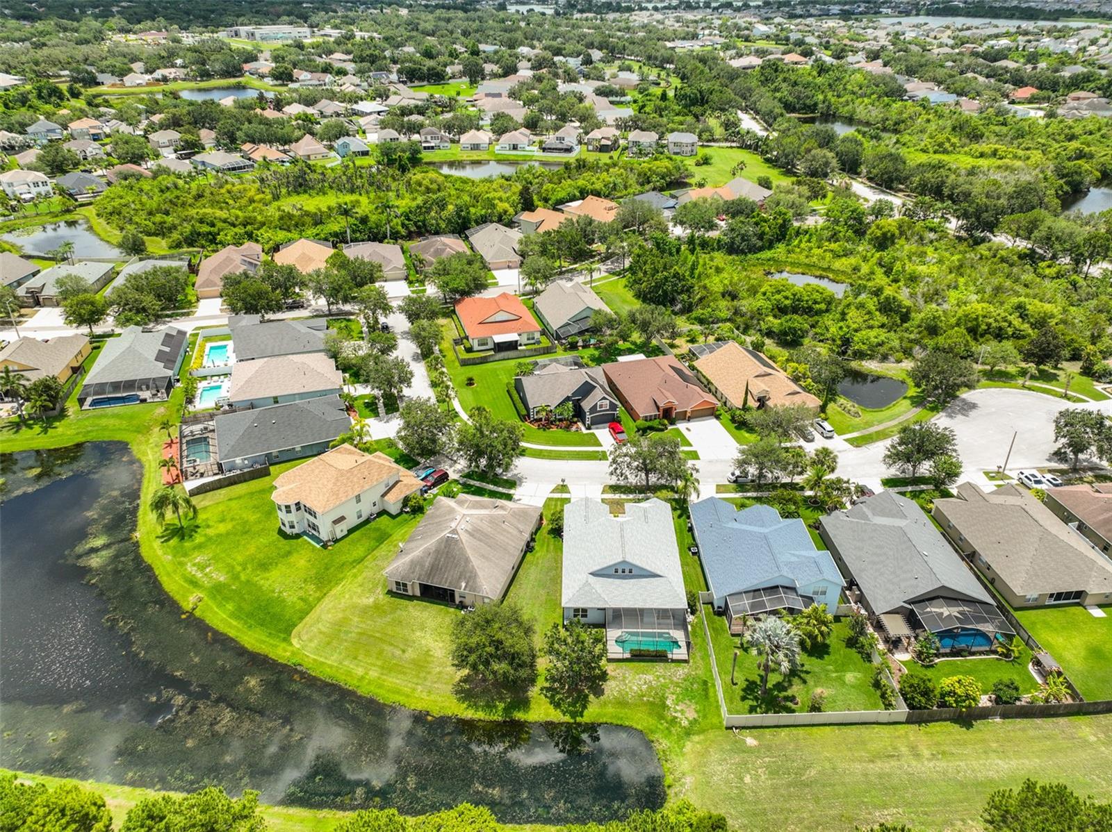 Listing photo id 36 for 7114 Cromwell Park Lane