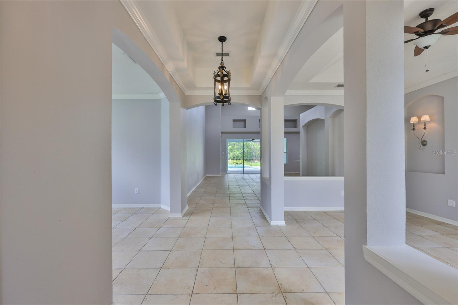 Listing photo id 2 for 7114 Cromwell Park Lane
