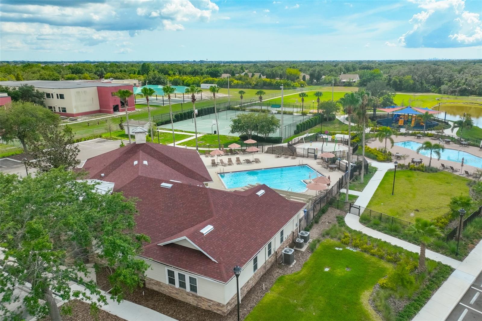 Listing photo id 43 for 7114 Cromwell Park Lane