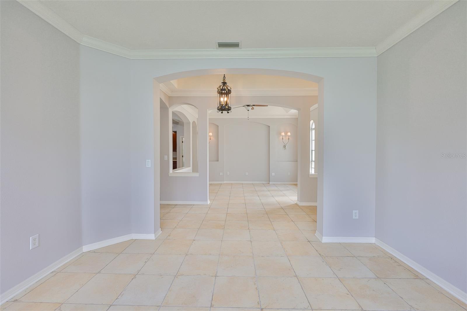 Listing photo id 7 for 7114 Cromwell Park Lane