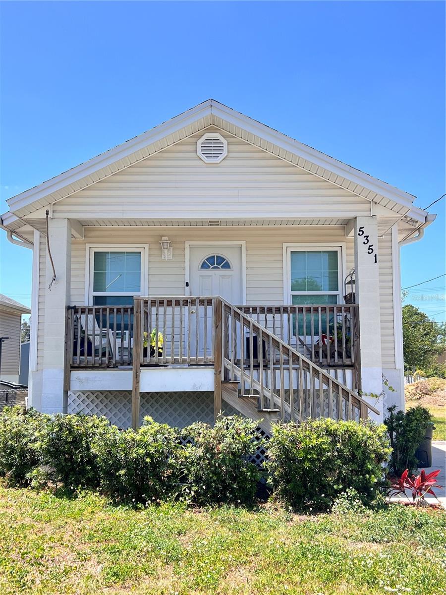 Listing photo id 0 for 5351 Leisure Lane