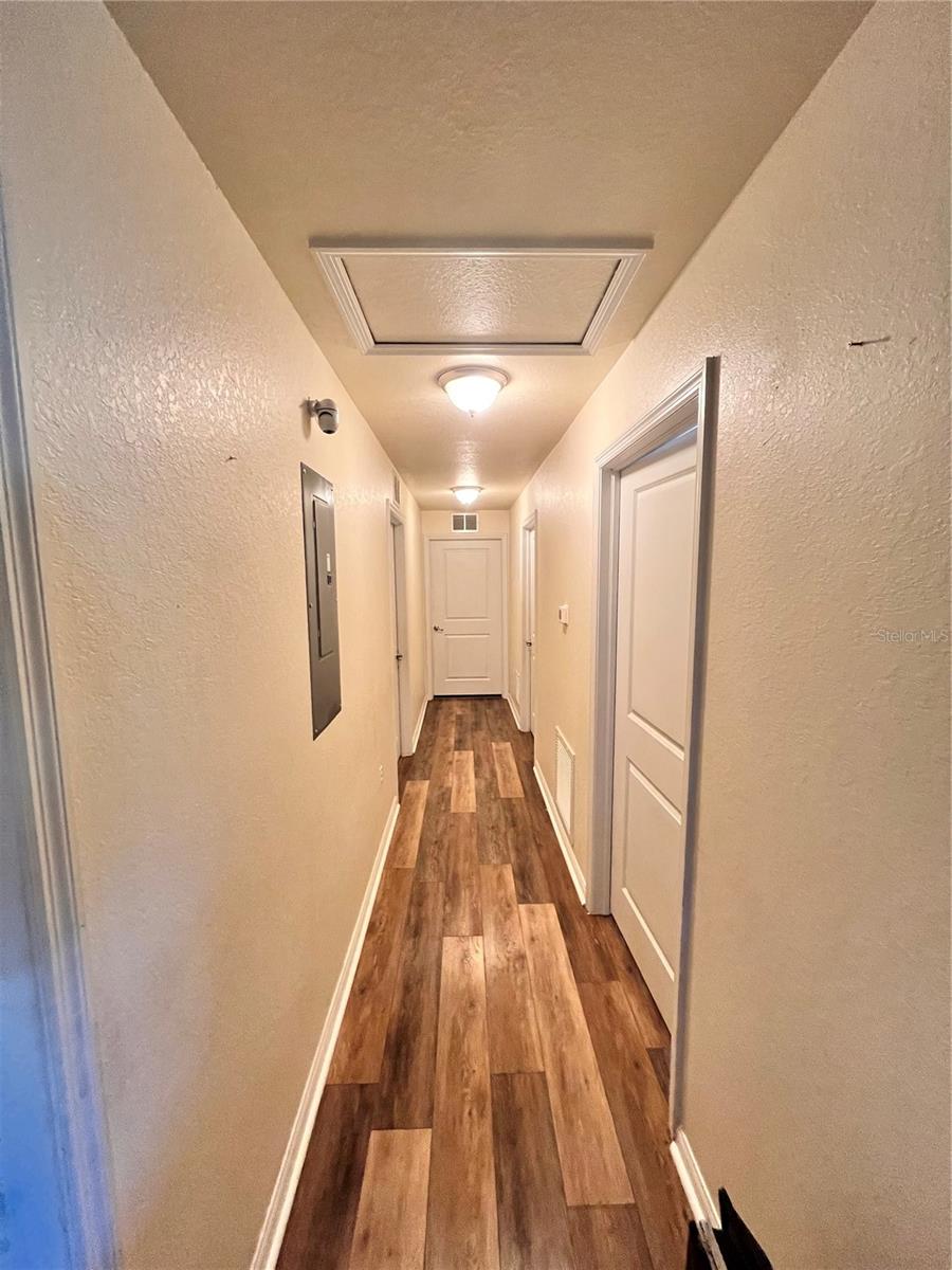 Listing photo id 3 for 5351 Leisure Lane