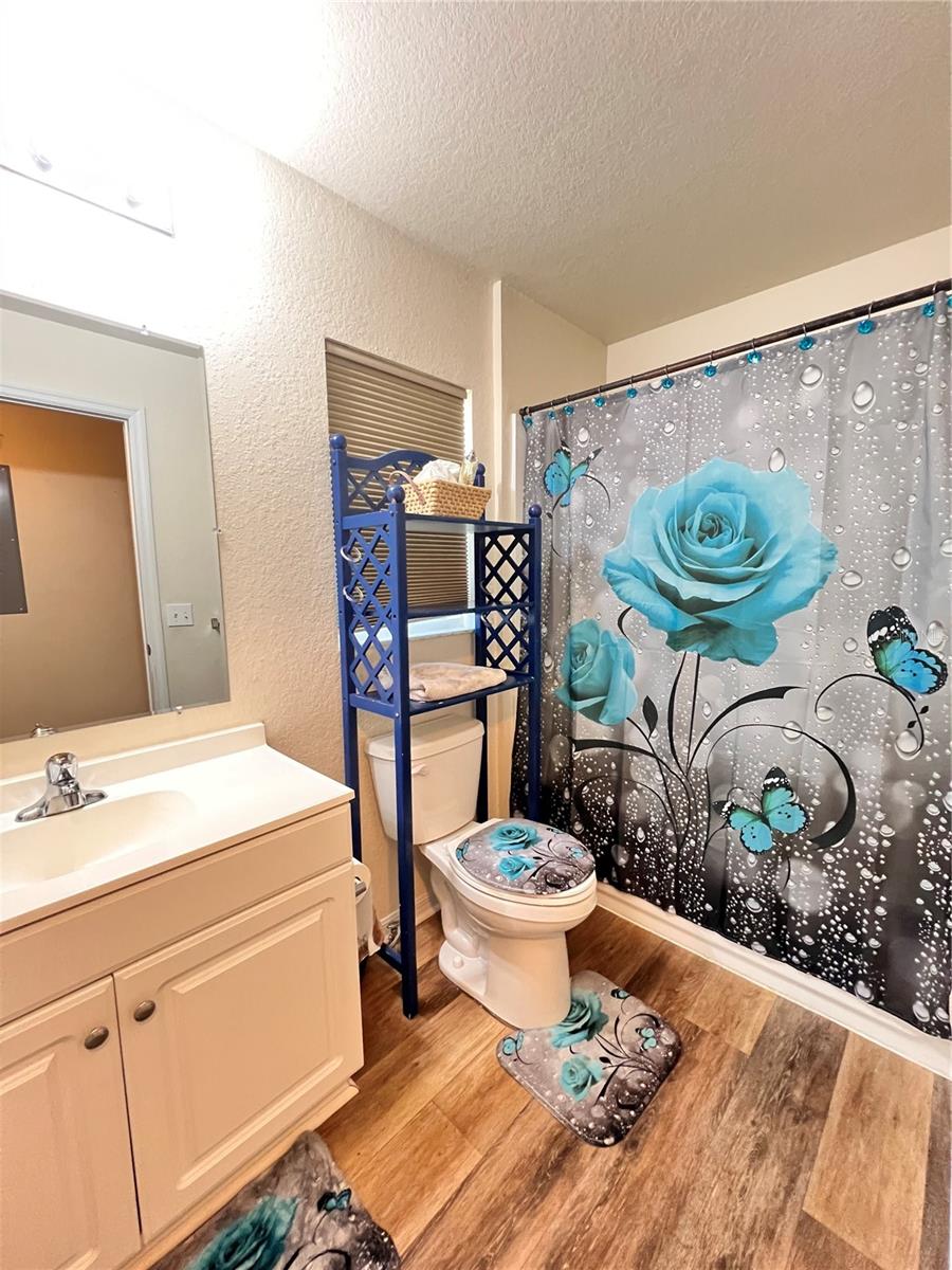 Listing photo id 4 for 5351 Leisure Lane