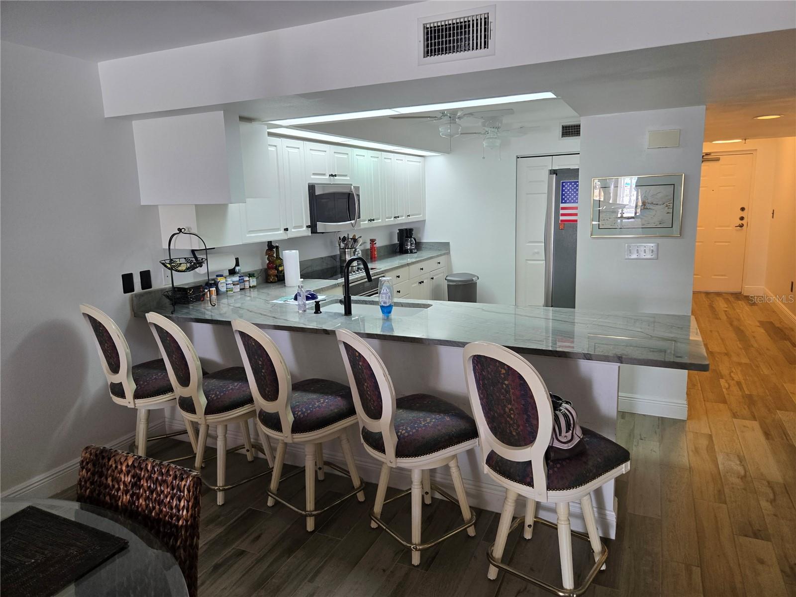 Image 8 of 13 For 6650 Sunset Way 220