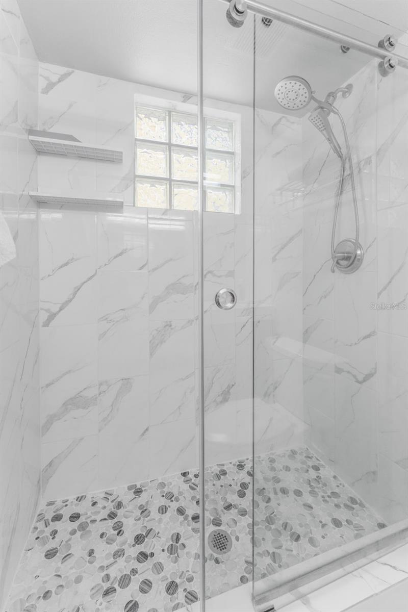 Image 16 of 30 For 3002 Cleveland Street D4