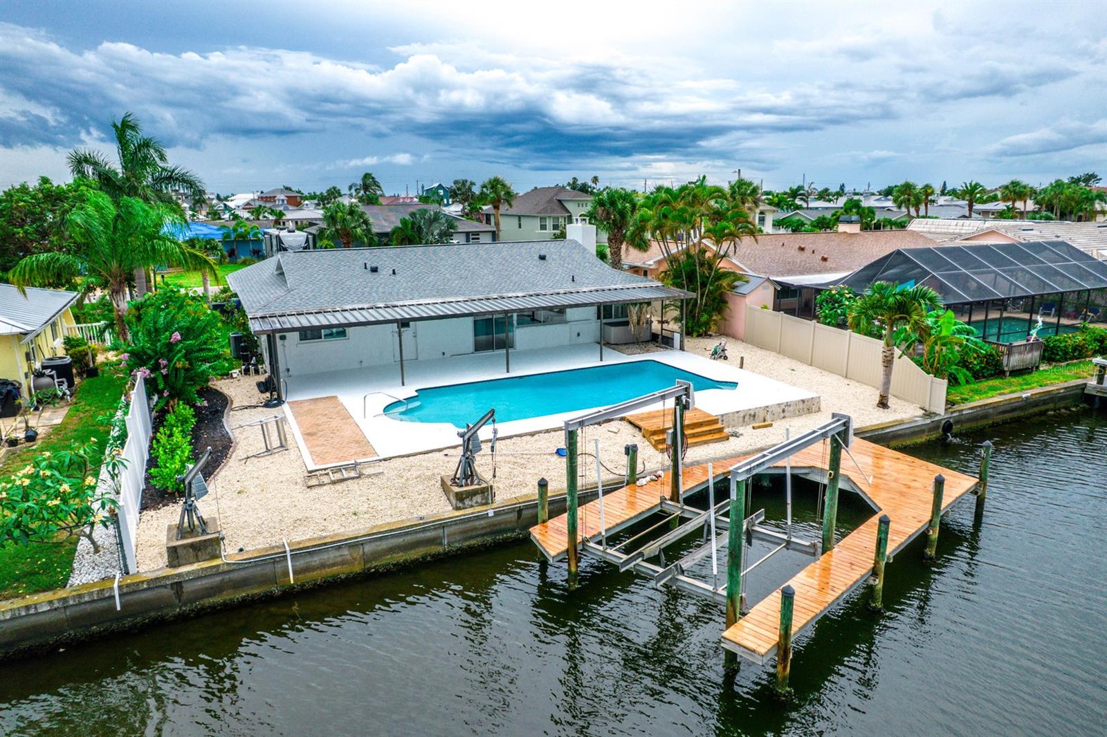 Image 2 of 45 For 913 Spindle Palm Way