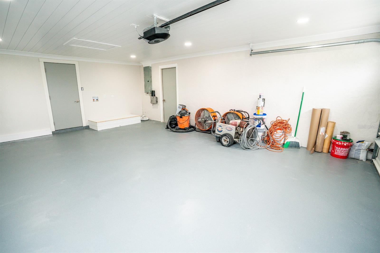 Image 32 of 45 For 913 Spindle Palm Way