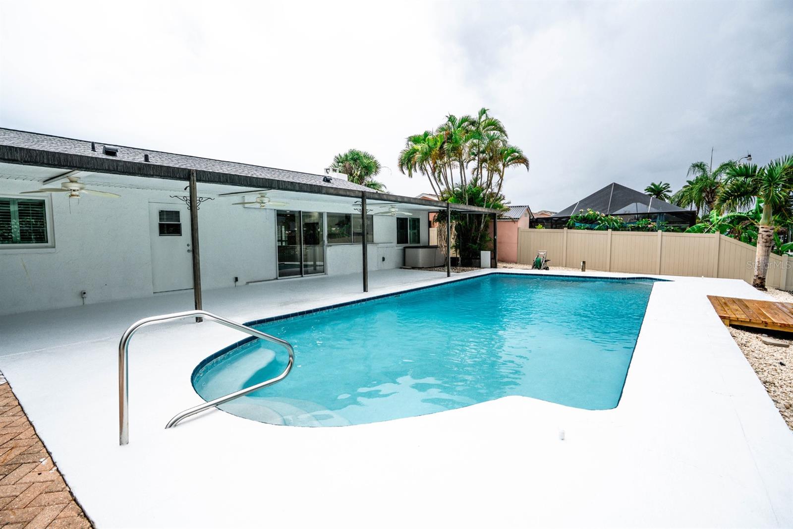 Image 35 of 45 For 913 Spindle Palm Way