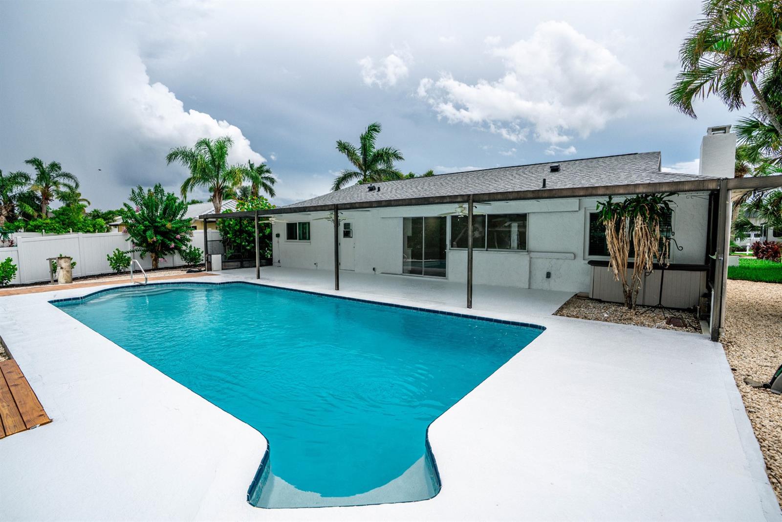 Image 37 of 45 For 913 Spindle Palm Way