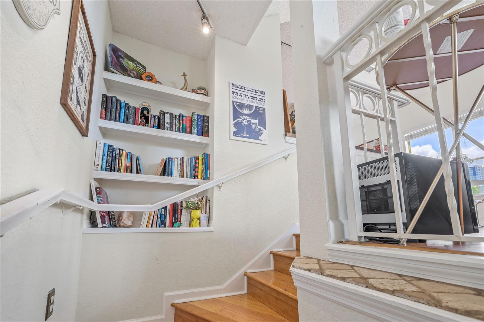 Image 14 of 49 For 740 Mainsail Drive