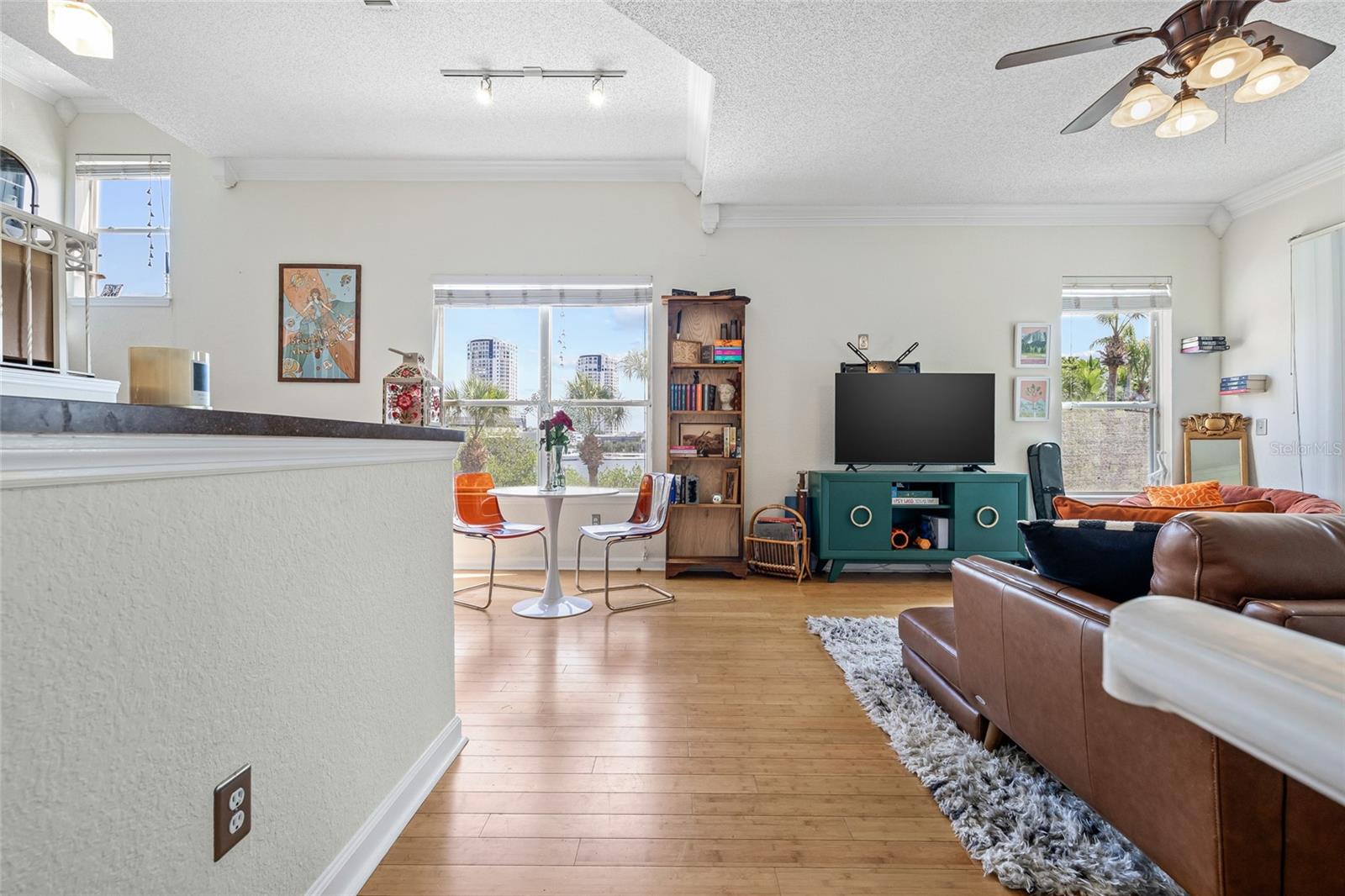 Image 15 of 49 For 740 Mainsail Drive