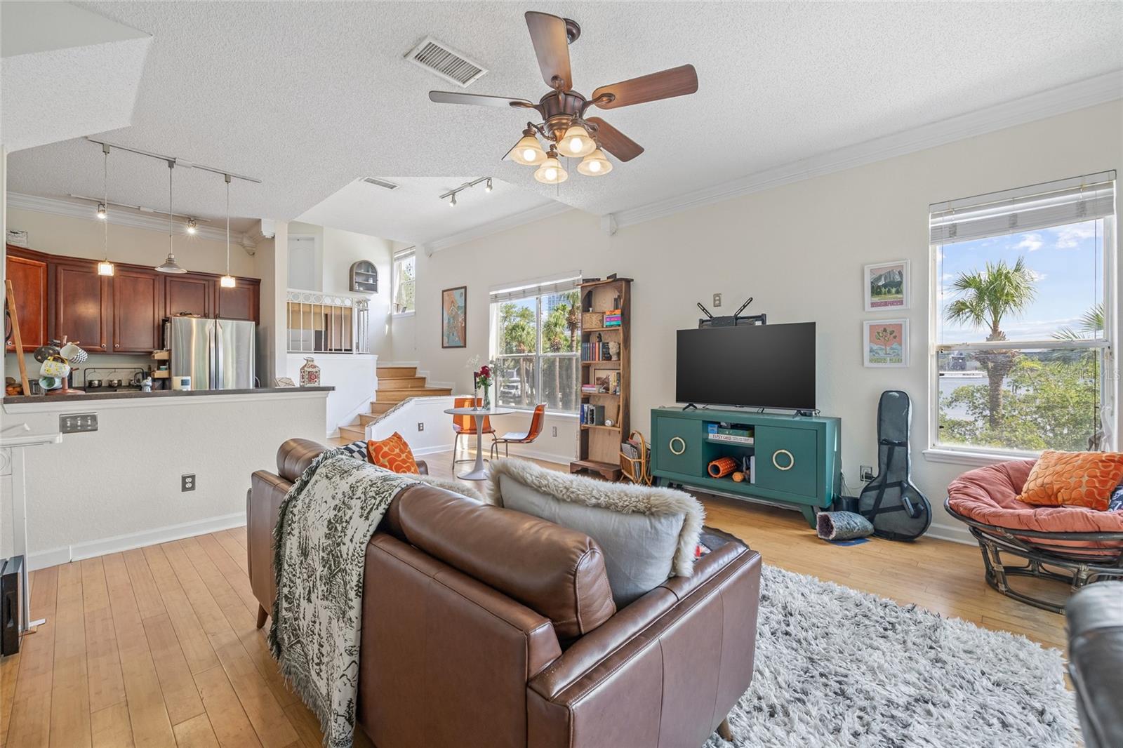 Image 20 of 49 For 740 Mainsail Drive