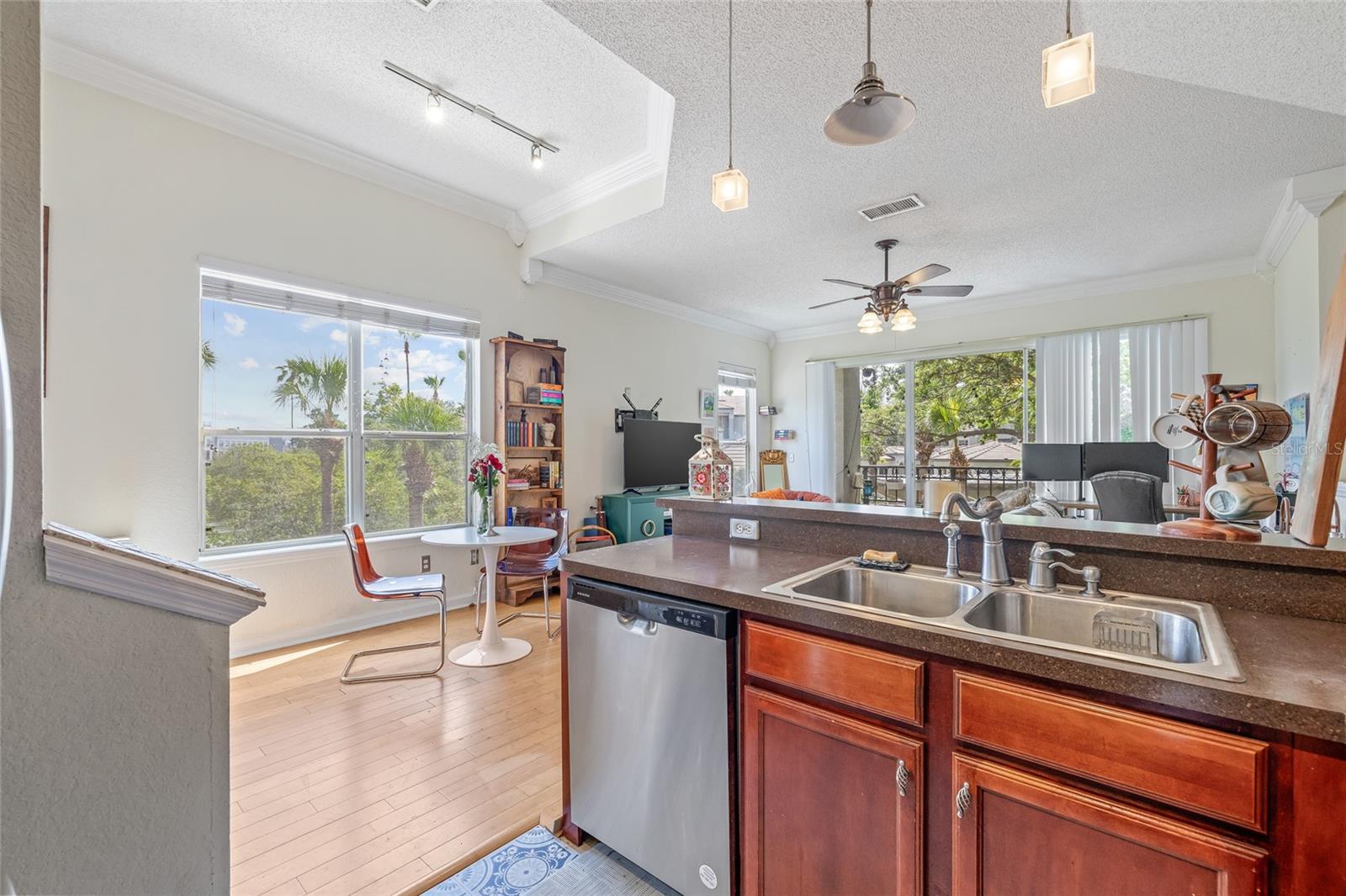 Image 30 of 49 For 740 Mainsail Drive