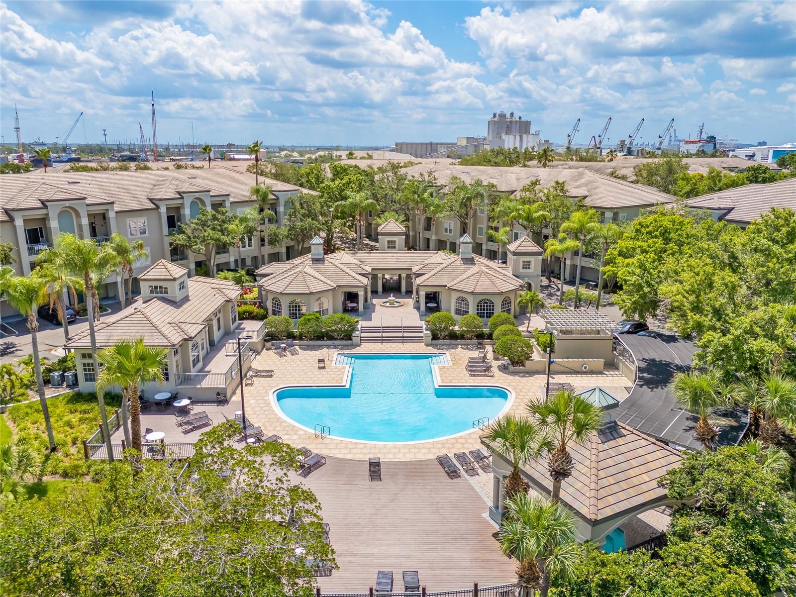 Image 4 of 49 For 740 Mainsail Drive