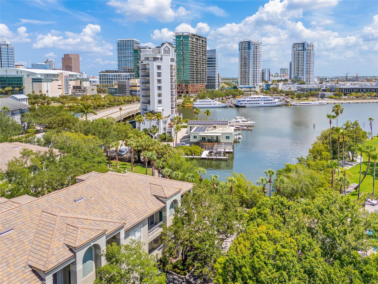 Image 9 of 49 For 740 Mainsail Drive
