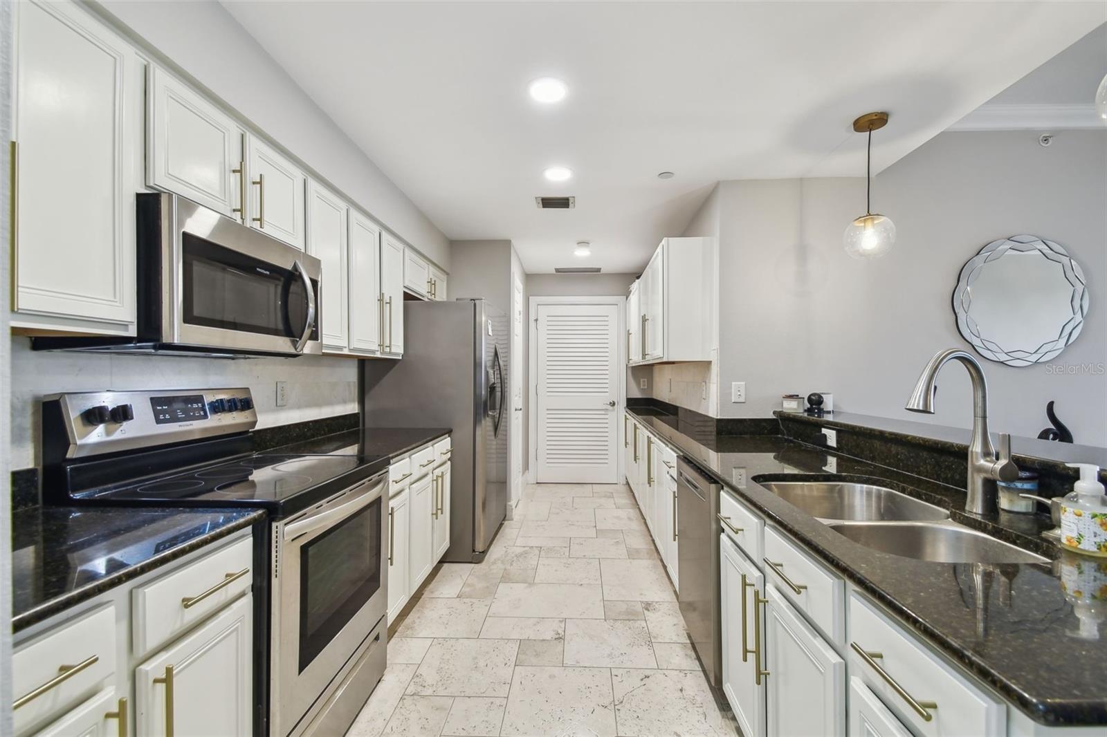 Image 3 of 18 For 1108 Franklin Street 502