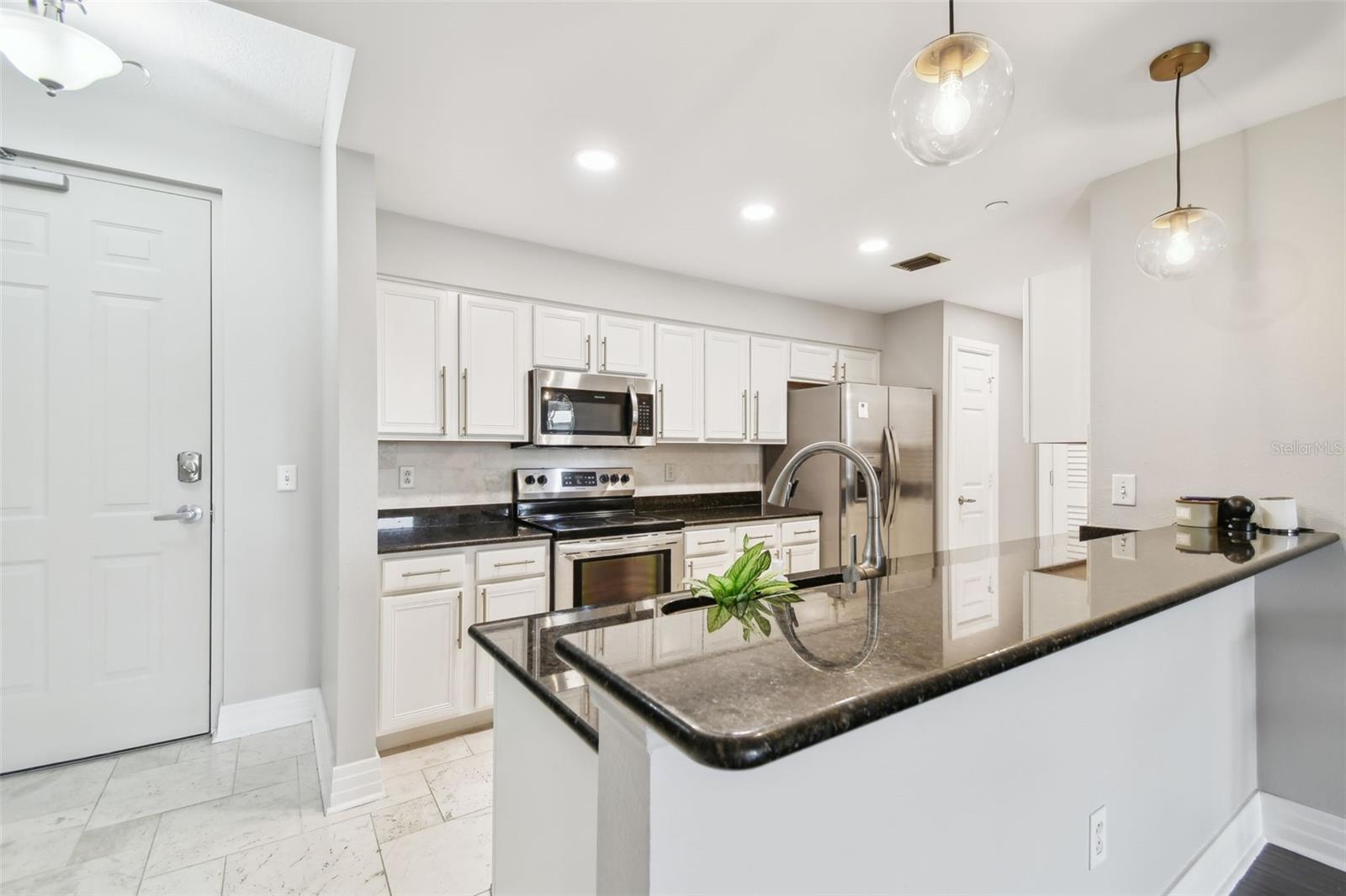 Image 4 of 18 For 1108 Franklin Street 502