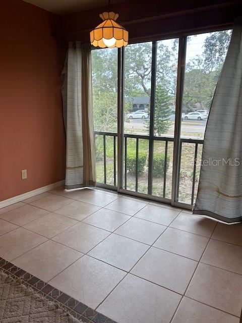 Image 9 of 36 For 11485 Oakhurst Road 1200-214