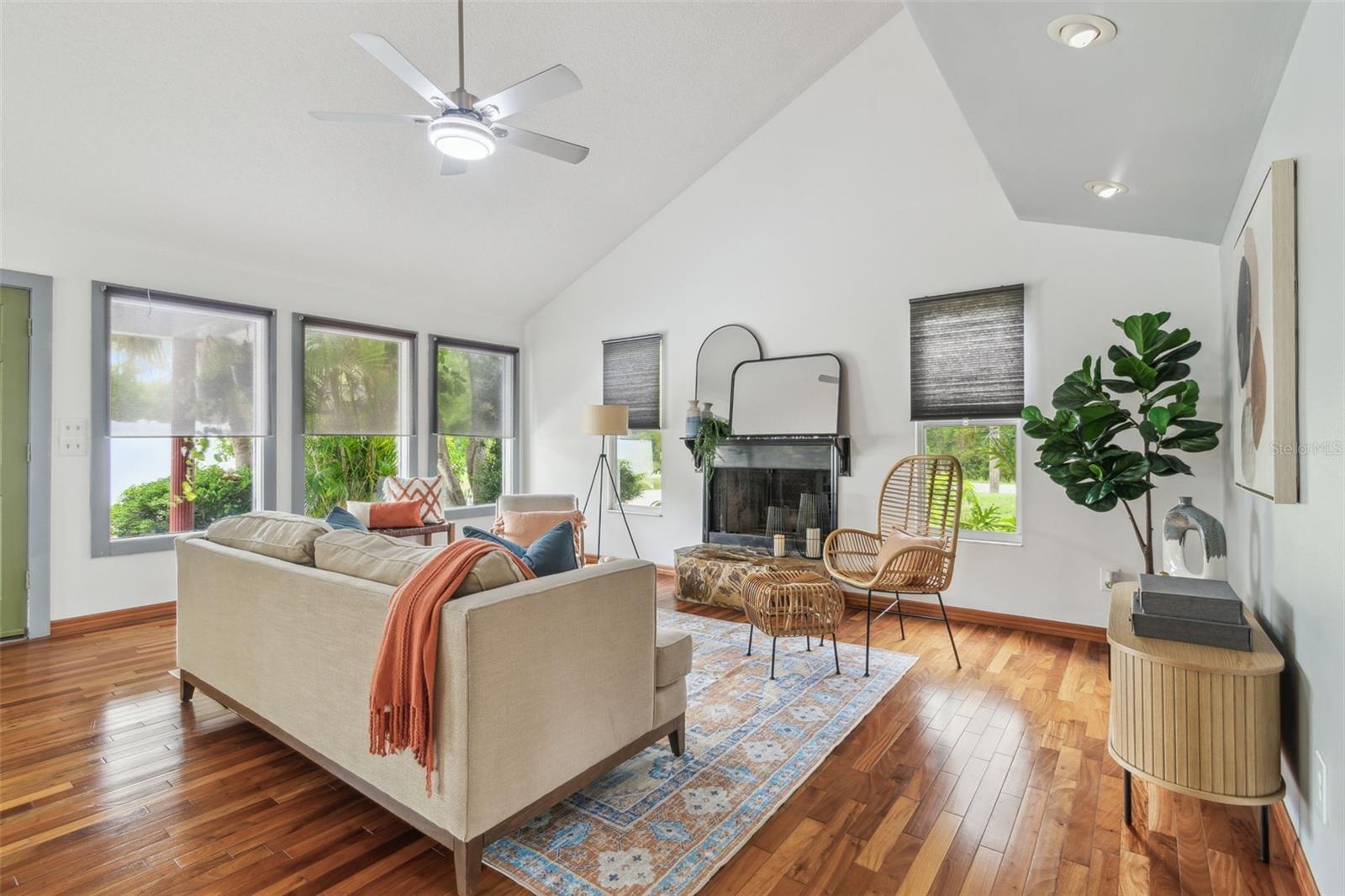 Image 12 of 62 For 18914 Geraci Road