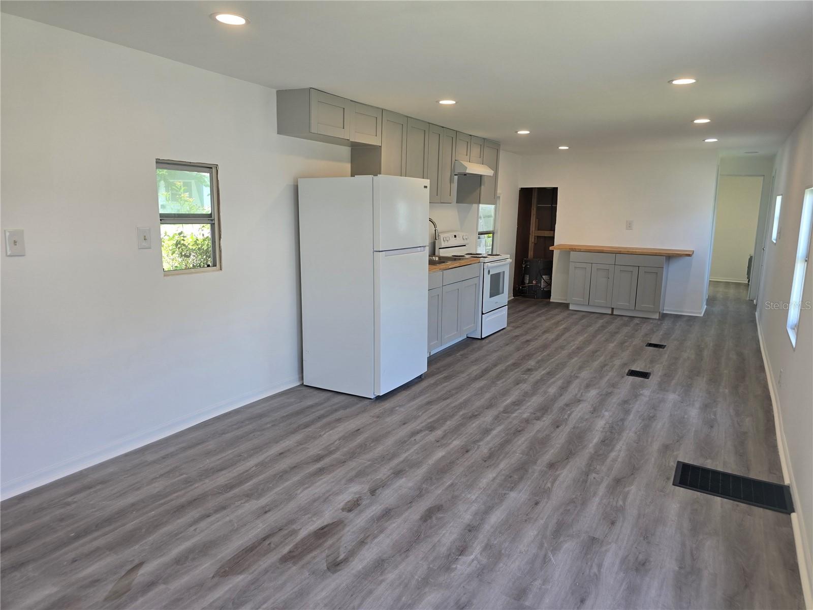 Image 3 of 31 For 24631 Plumosa Drive
