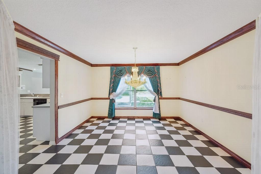 Image 11 of 49 For 15420 Aubrey Avenue