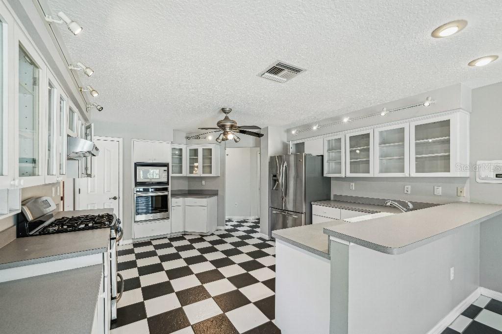 Image 15 of 49 For 15420 Aubrey Avenue