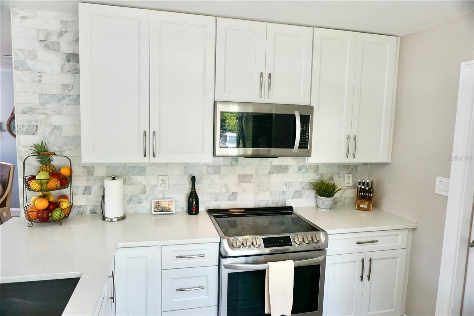 Listing photo id 8 for 135 Emerald Lane