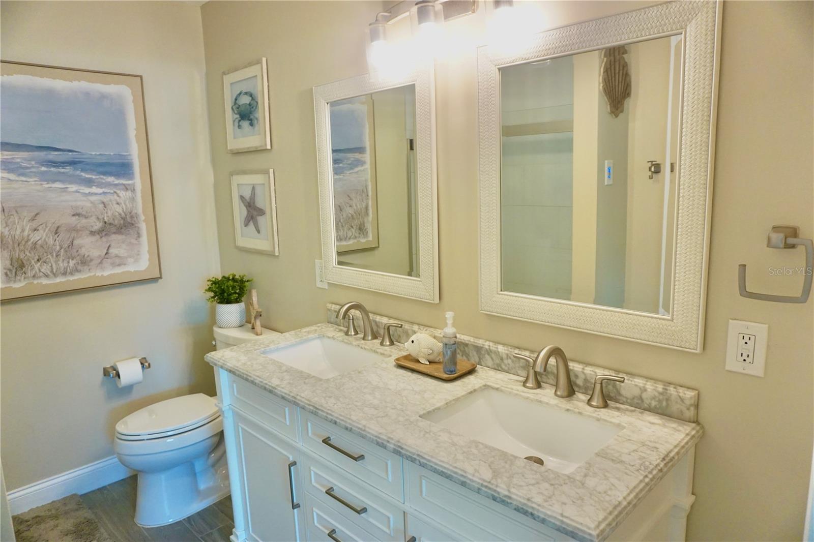 Listing photo id 9 for 135 Emerald Lane